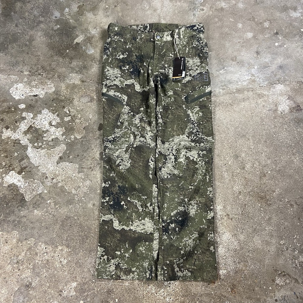 NWT SHE Outdoor Hunting Pants Women's Size Large Camouflage Pattern Outdoor Wear